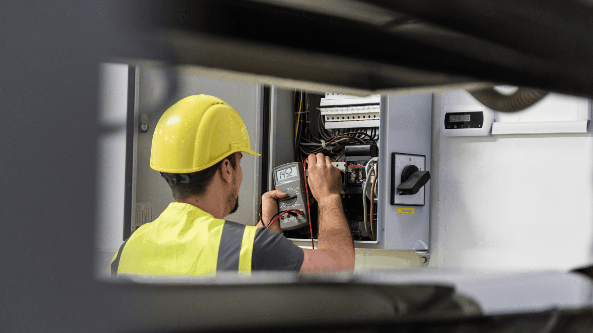 7 Tips for Hiring the Best Electrician | Blog