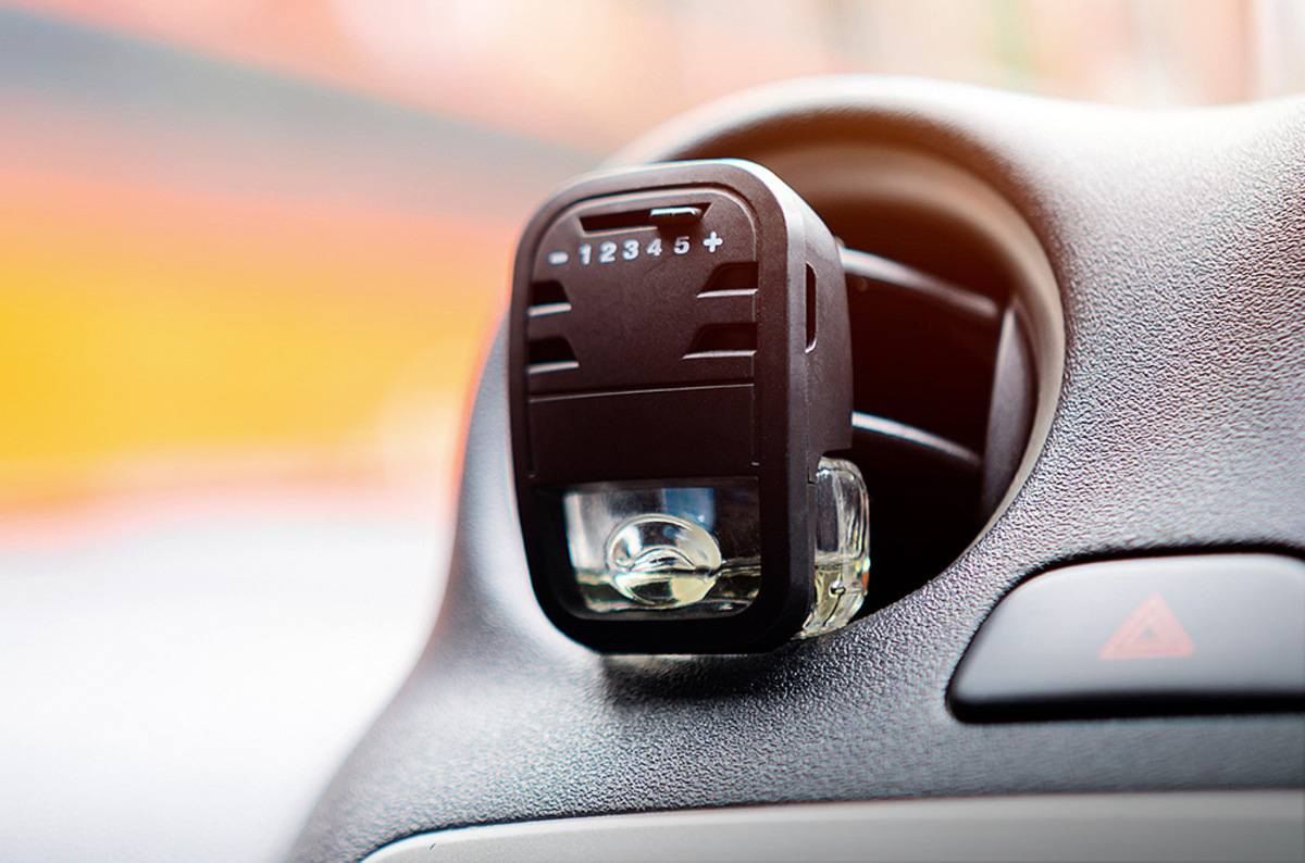Top 10 Must-Have Accessories For Your Car | Spinny Post