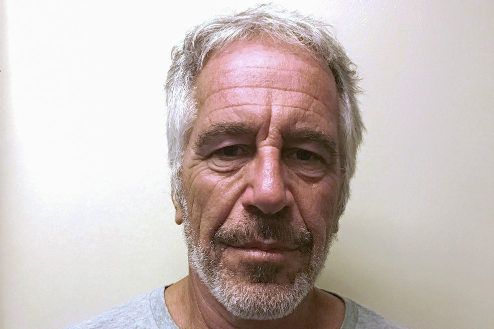 Jeffrey Epstein foi encontrado morto na prisão em 2019. A divulgação de detalhes sobre a investigação de seus crimes sexuais é um dos temas mais importantes da política americana — Foto: New York State Division of Criminal Justice Services/Handout/File Photo via REUTERS