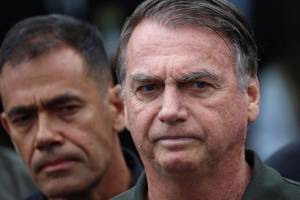 Jair Bolsonaro deixa hospital de Brasília após realizar procedimento para tratar lesão na pele — Foto: REUTERS/Adriano Machado
