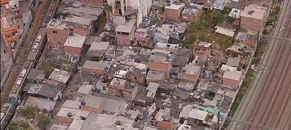 Operação do MP e da PM prende três acusados de chefiar tráfico de drogas na Favela do Moinho, no Centro de SP — Foto: Reprodução/TV Globo