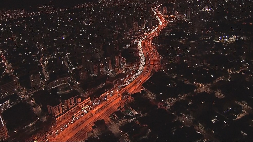 Cidades da Grande BH registram tremores de terra na noite desta terça-feira (16). — Foto: TV Globo/Reprodução