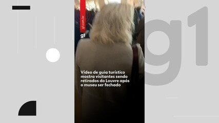 Vídeo de guia turístico mostra visitantes deixando o Louvre após o museu ser fechado Vídeo de guia turístico mostra visitantes deixando o Louvre após o museu ser fechado