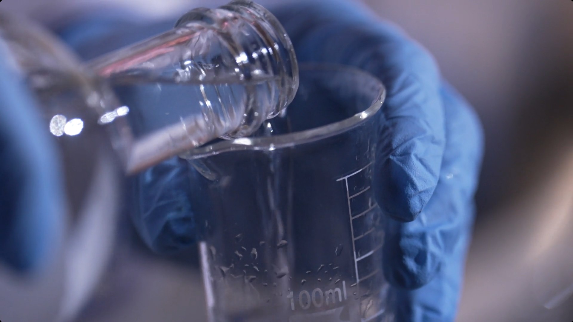 Inquérito revela suspeita de contaminação de bebidas com álcool de posto de combustível