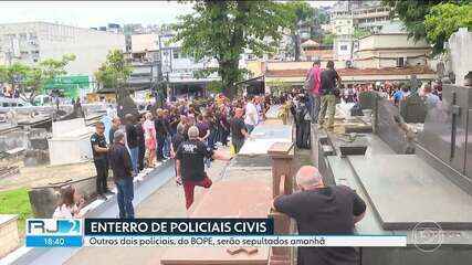 Corpos de policiais civis mortos em megaoperação no Rio são enterrados Corpos de policiais civis mortos em megaoperação no Rio são enterrados