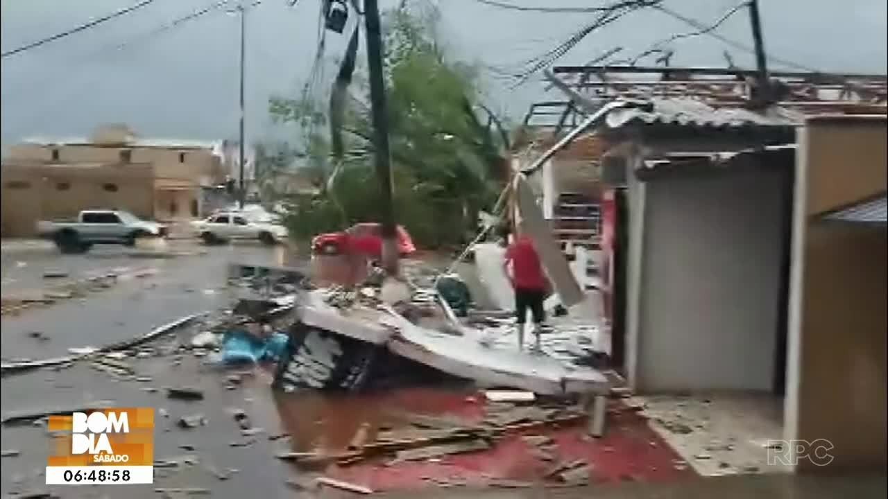 Desespero, caos, destruição; veja VÍDEOS do tornado no Paraná