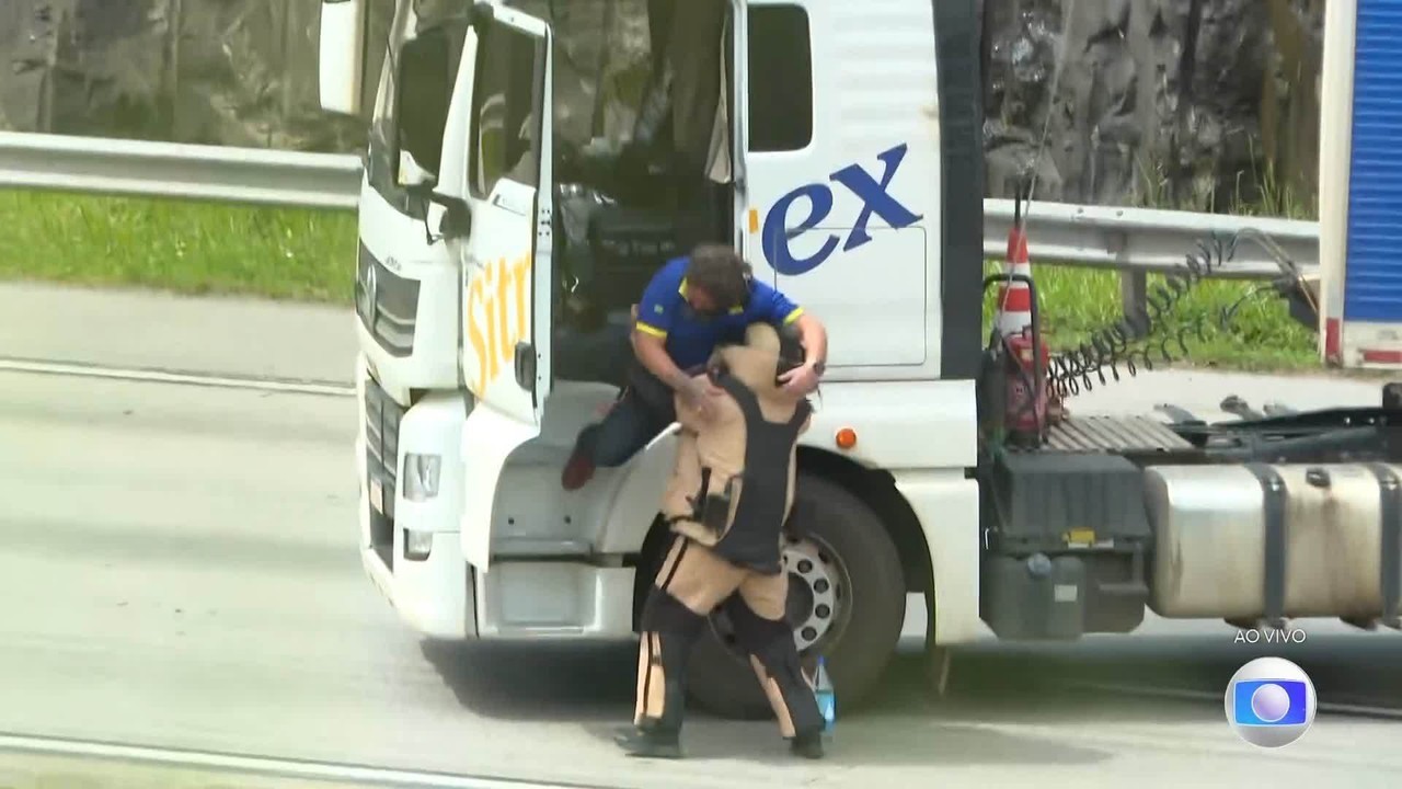 Motorista confessa ter armado bloqueio com falsa bomba em rodovia