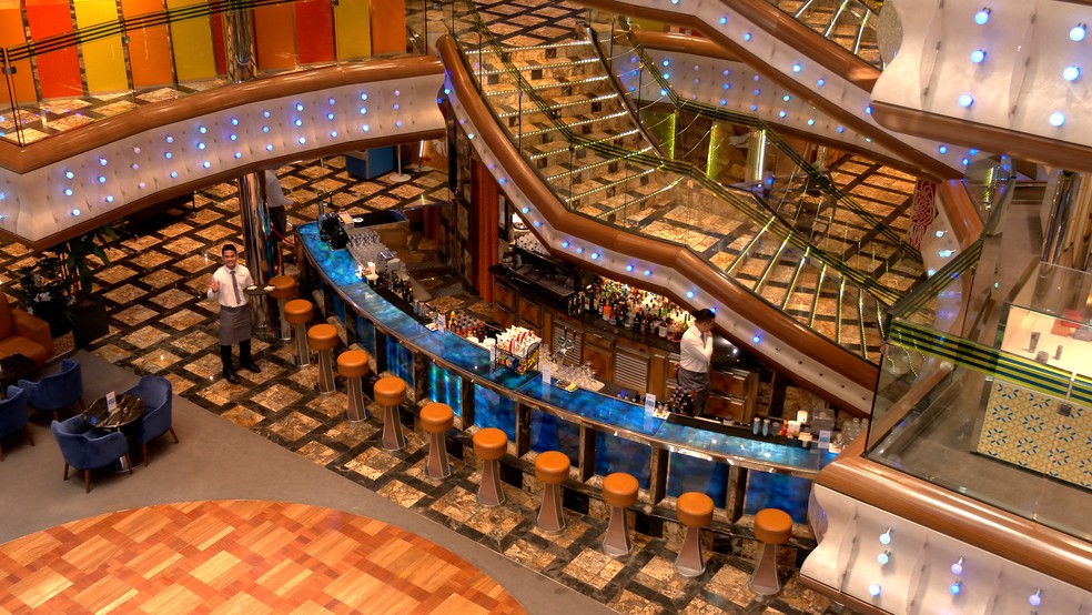 Funcionários do Costa Diadema já aguardam a chegada dos hóspedes. — Foto: Reginaldo Gonçalves/TV Liberal