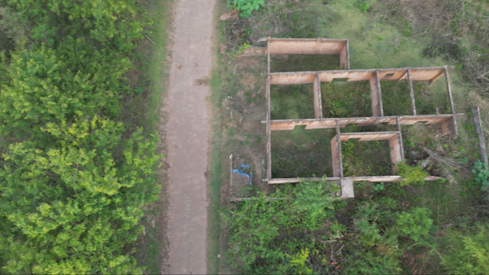 Bento Rodrigues, em Mariana, dez anos após rompimento da barragem da Samarco — Foto: Thâmer Pimentel/ TV Globo