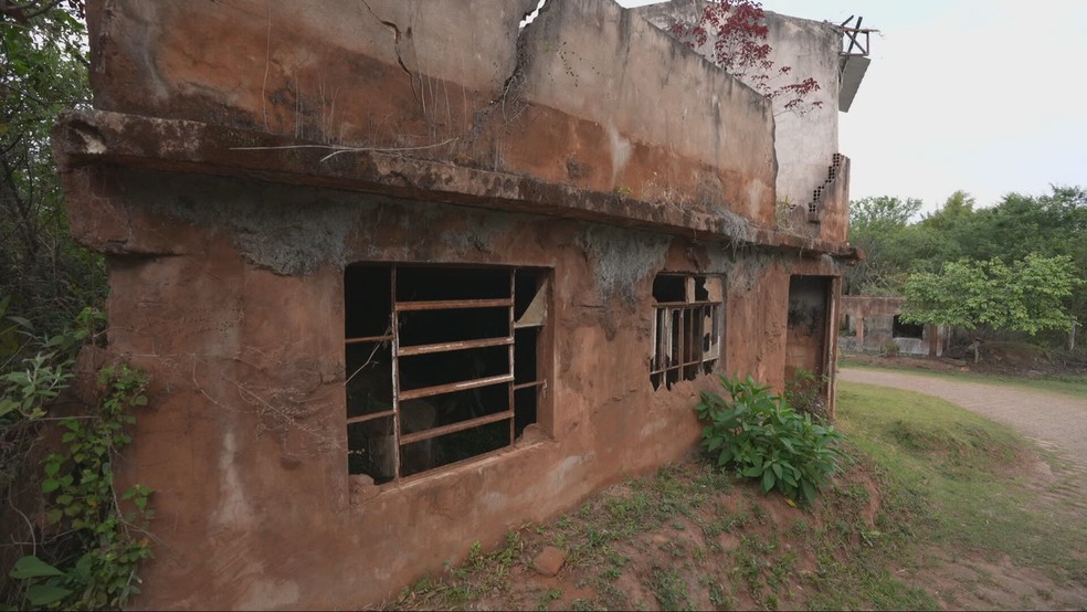 Bento Rodrigues, em Mariana, dez anos após rompimento da barragem da Samarco — Foto: Thâmer Pimentel/ TV Globo