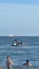 Casal é assaltado dentro do mar por criminosos em moto aquática no litoral de SP