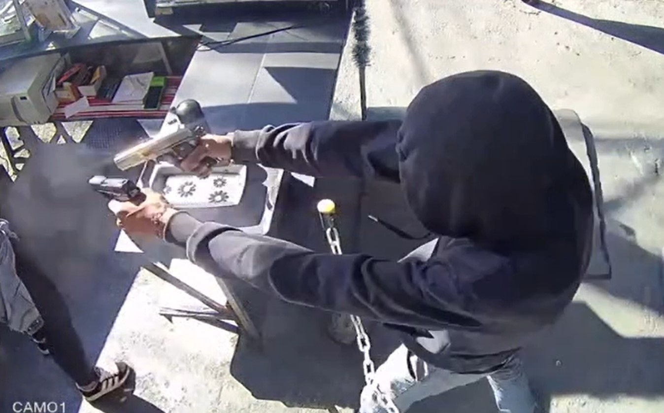 Homem que sacou duas armas atirou ao menos 5 vezes na ex em SP