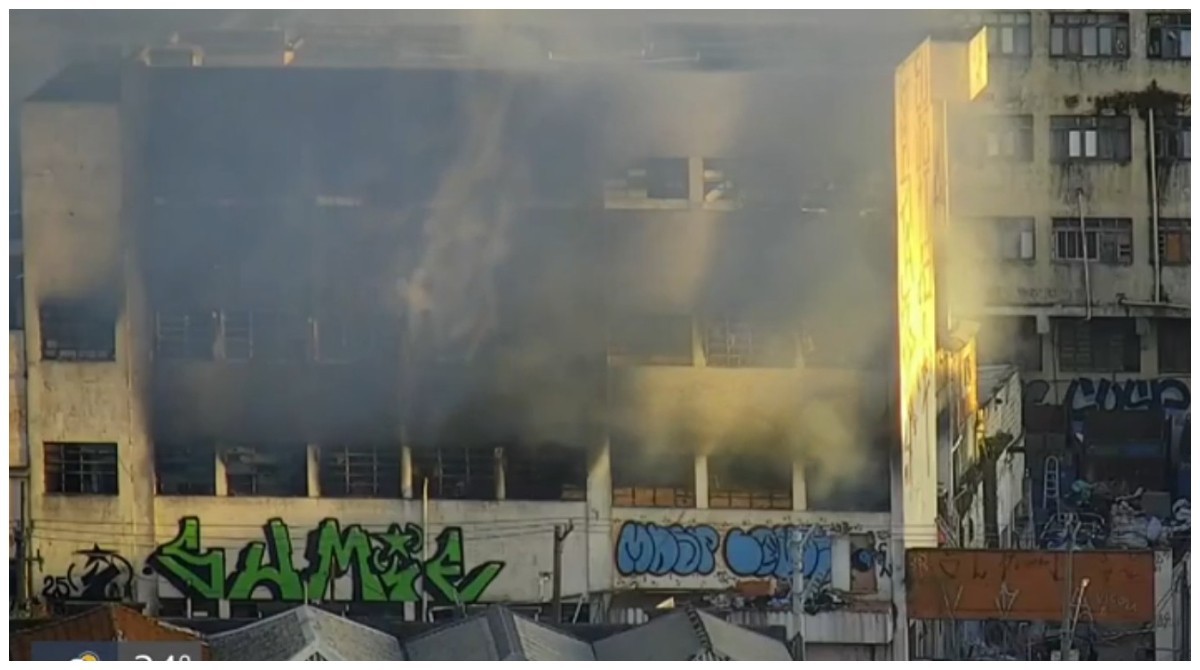 Duas pessoas morrem em incêndio em prédio na Zona Leste de SP