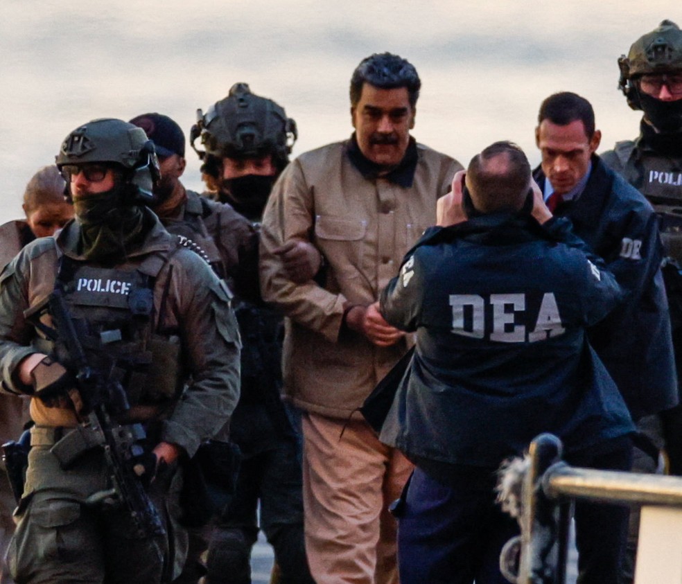 Nicolas Maduro chega ao Heliporto do Centro de Manhattan. — Foto: REUTERS/Eduardo Muñoz