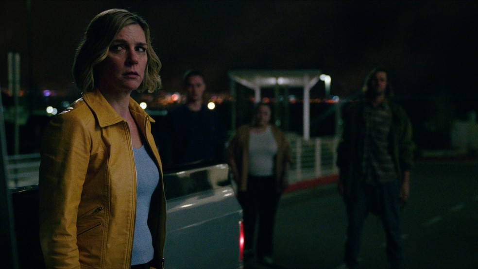 Rhea Seehorn em cena de 'Pluribus' — Foto: Divulgação