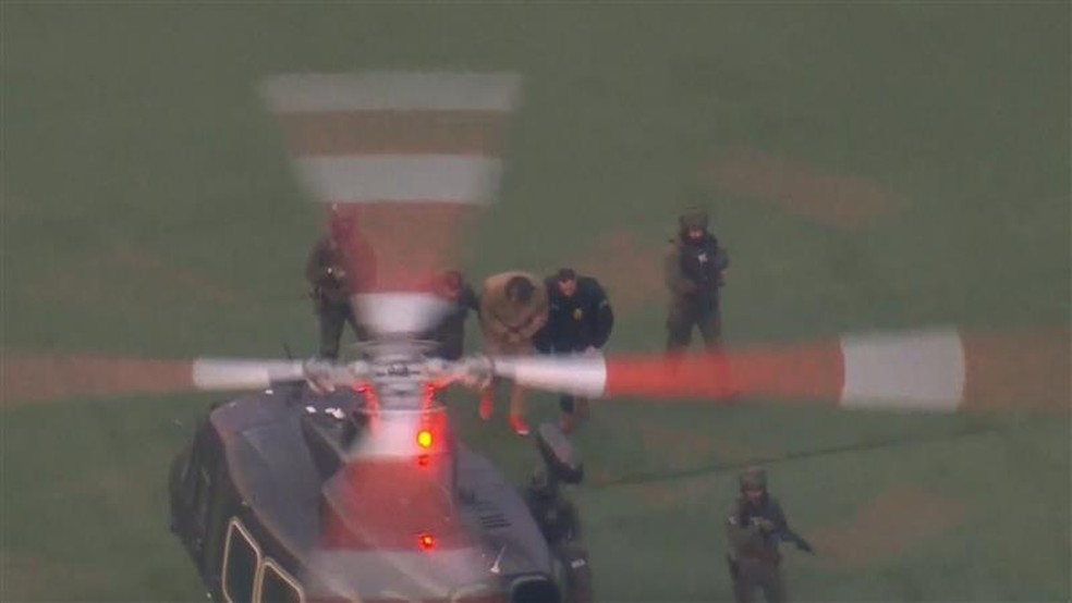 Nicolás Maduro é transferido por autoridades dos EUA para comparecer em tribunal em Nova York em 5 de janeiro de 2026. — Foto: Reuters