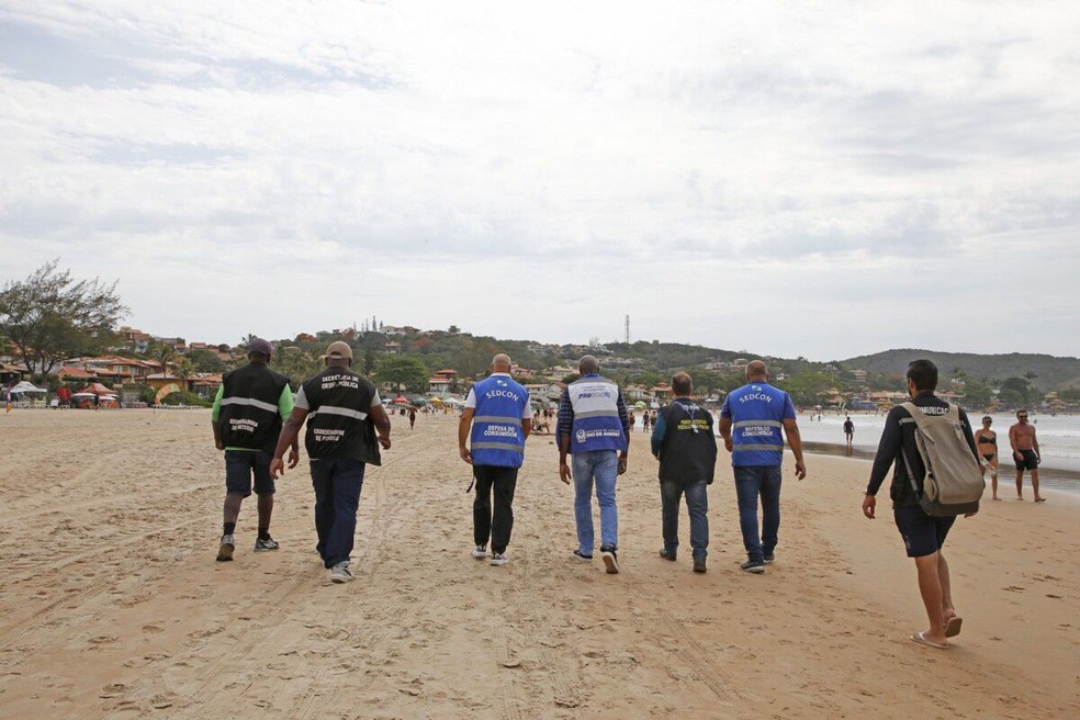 Fiscalização atua na Praia de Geribá, em Búzios — Foto: Divulgação