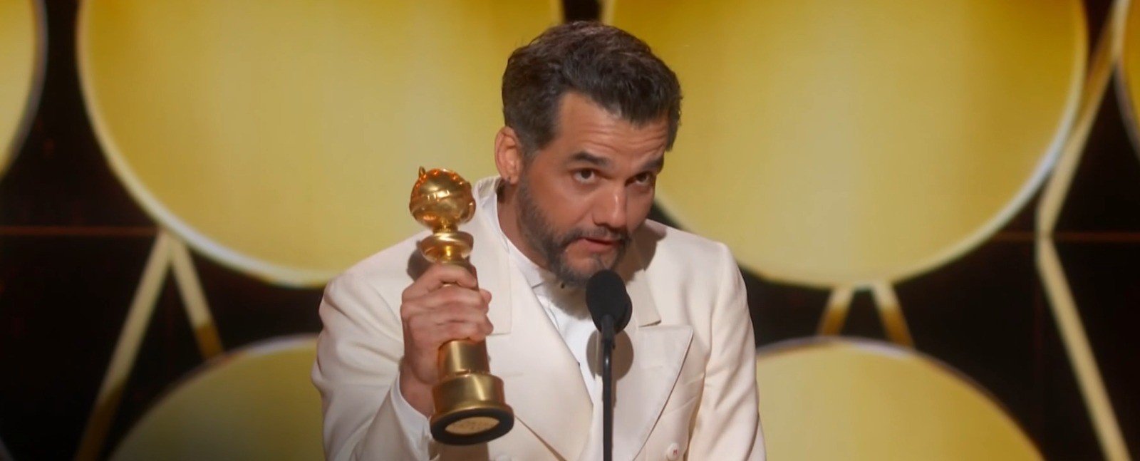 Veja a reação dos outros atores na hora da vitória de Wagner Moura