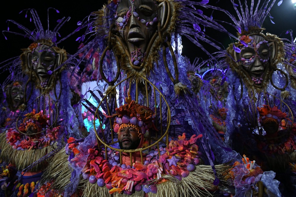 Desfile da Mangueira na Sapucaí. — Foto: Alex Ferro/Riotur