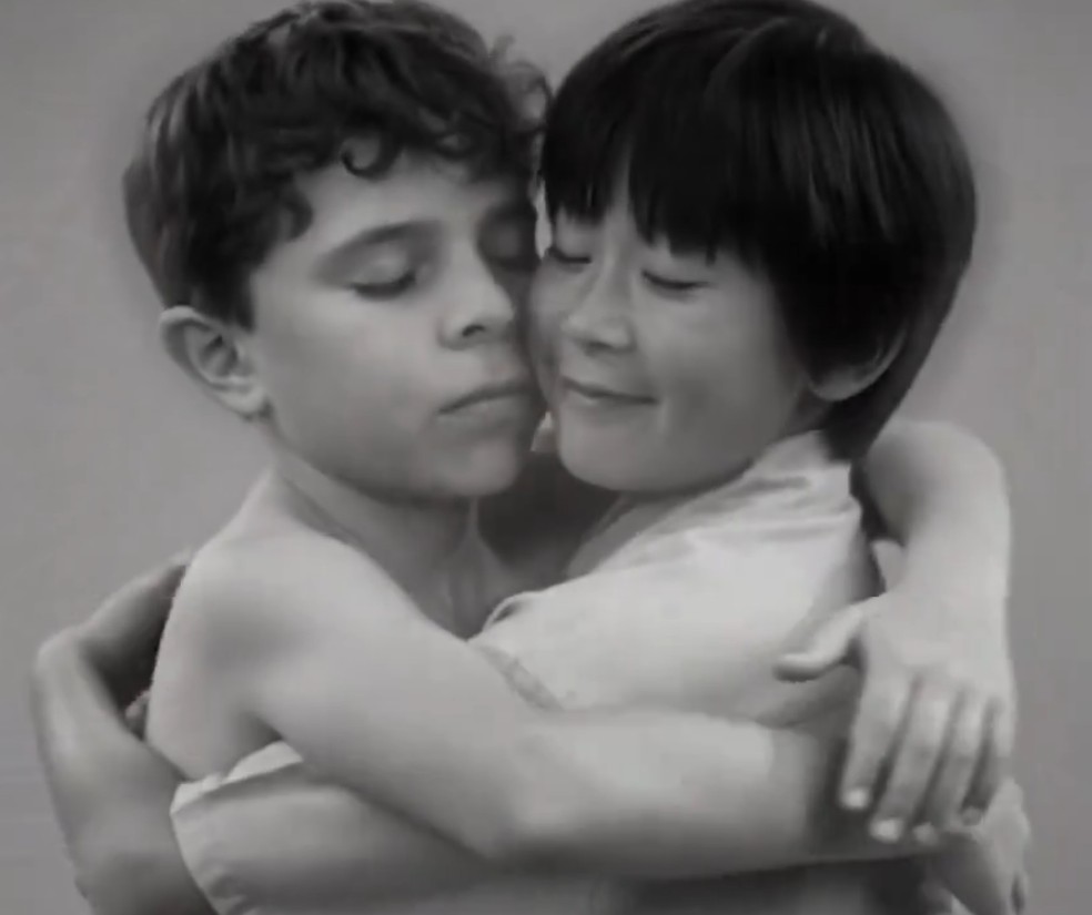 Vídeo feito com IA mostra abraço de Lula e presidente sul-coreano na infância — Foto: Reprodução