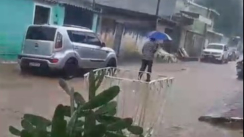 Vila Kennedy, na Zona Oeste do Rio, inundada — Foto: Reprodução