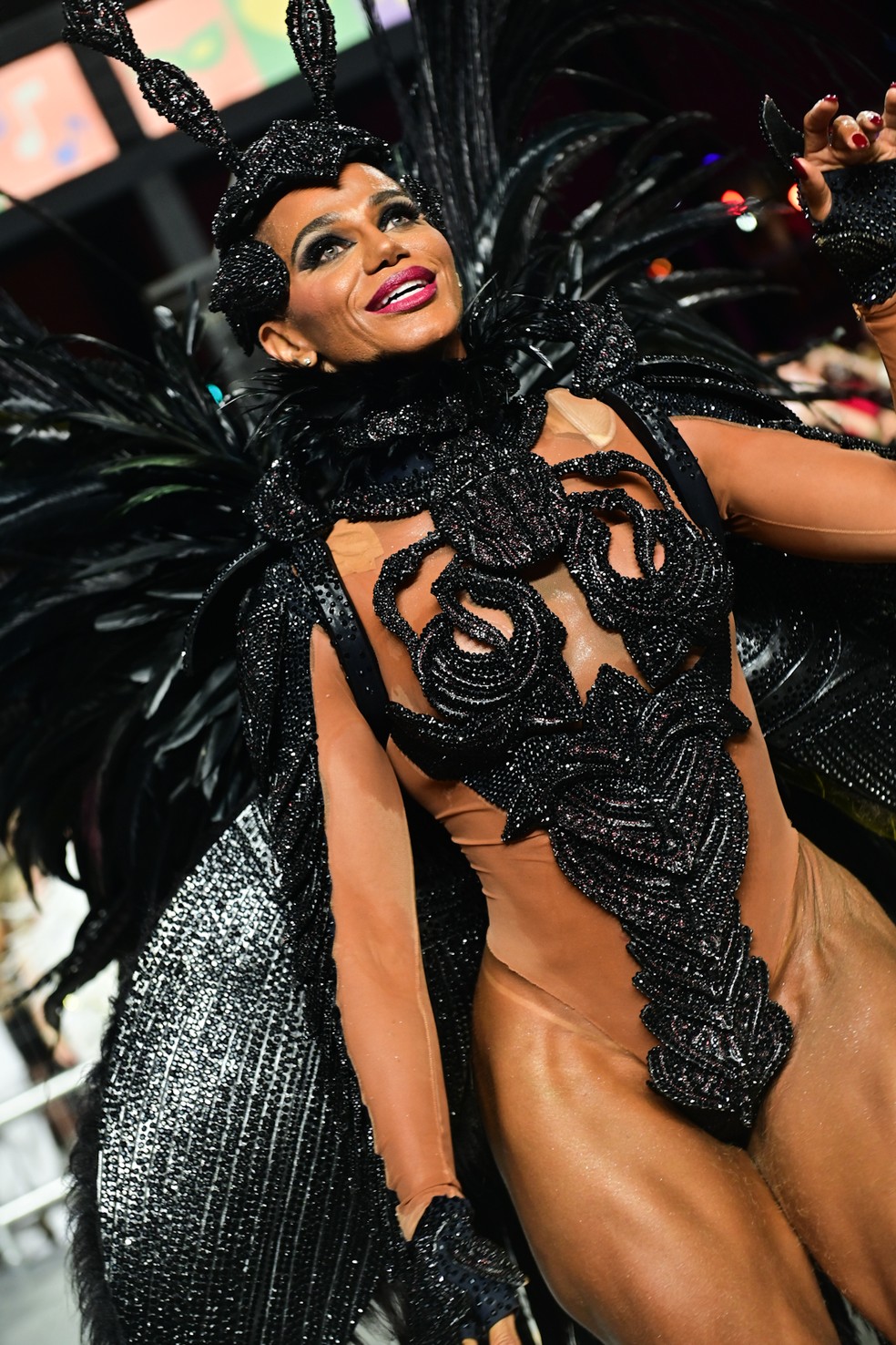 Savia David, rainha de bateria da Terceiro Milênio desfila no sambódromo de São Paulo (15/02/2026) — Foto: Leo Franco/AgNews