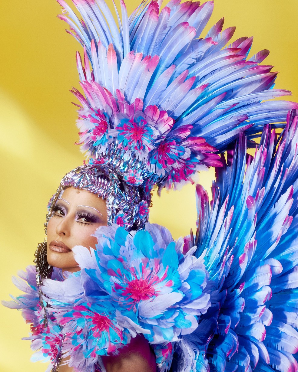 Sabrina fantasiada de flor — Foto: Divulgação