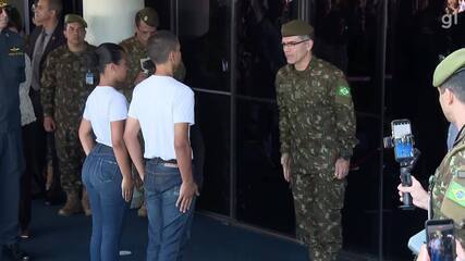 Cerimônia de incorporação feminina ao serviço militar em Brasília