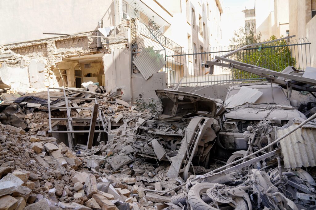 Ataques já deixaram 555 mortos no Irã desde o fim de semana