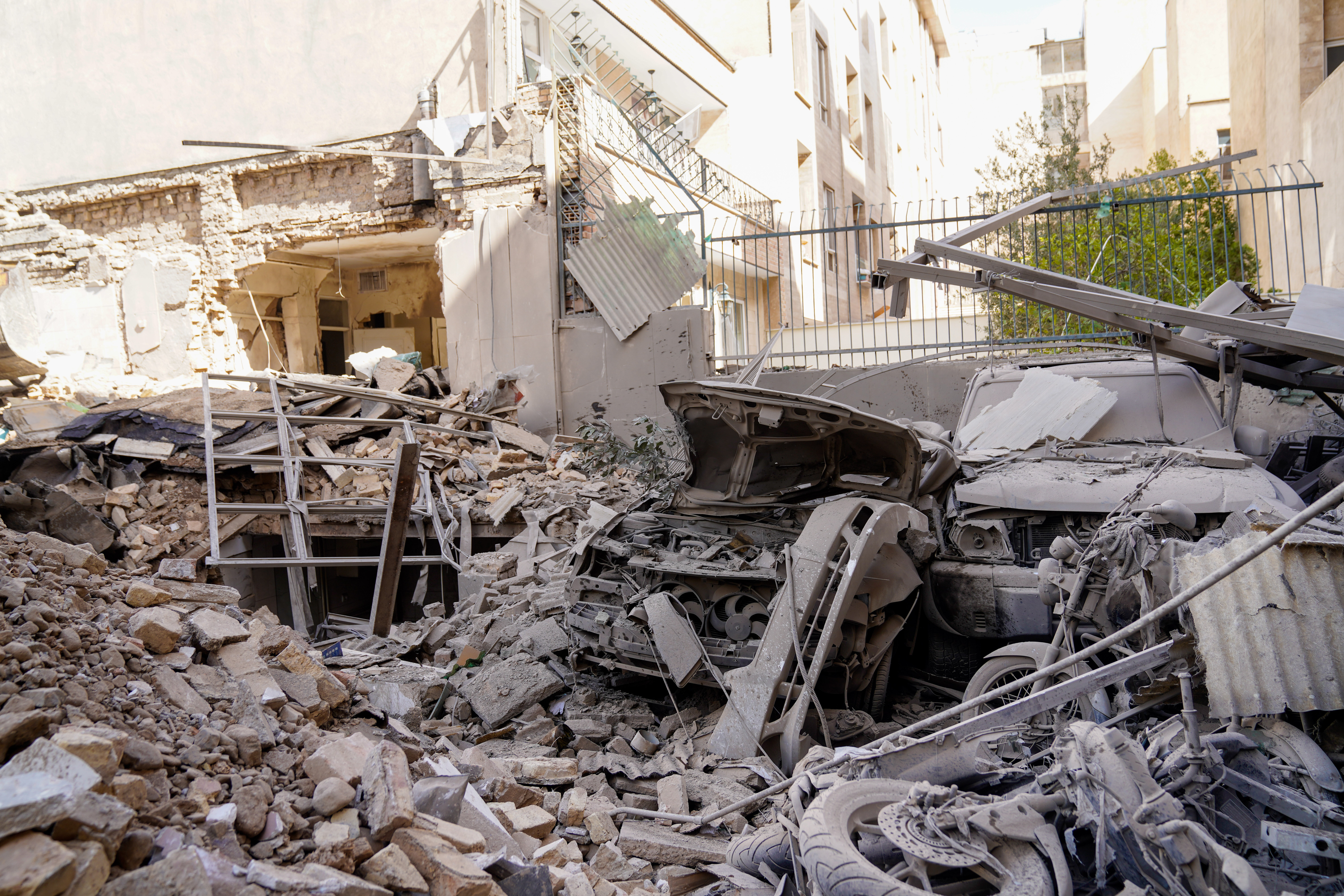 Ataques já deixaram 555 mortos no Irã desde o fim de semana