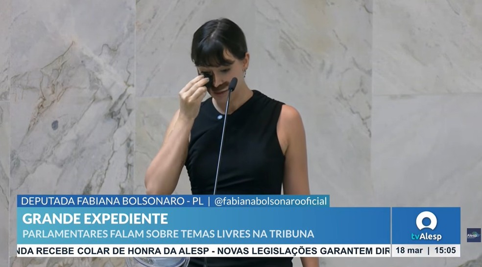 Deputada estadual Fabiana Bolsonaro (PL) durante sessão nesta quarta-feira (18) — Foto: Reprodução/Youtube/Alesp
