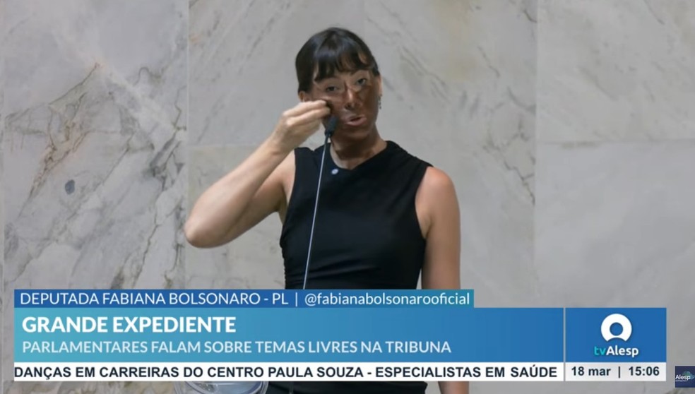 Deputada estadual Fabiana Bolsonaro (PL) durante sessão nesta quarta-feira (18) — Foto: Reprodução/Youtube/Alesp