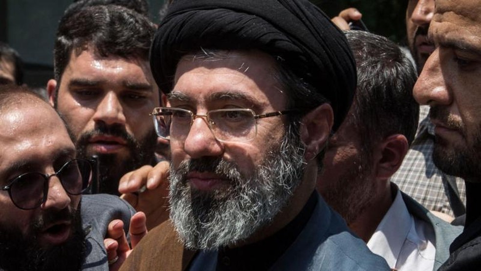 Espera-se que Mojtaba Khamenei, de 56 anos, dê continuidade ao regime linha-dura do seu pai, Ali Khamenei — Foto: Getty Images via BBC
