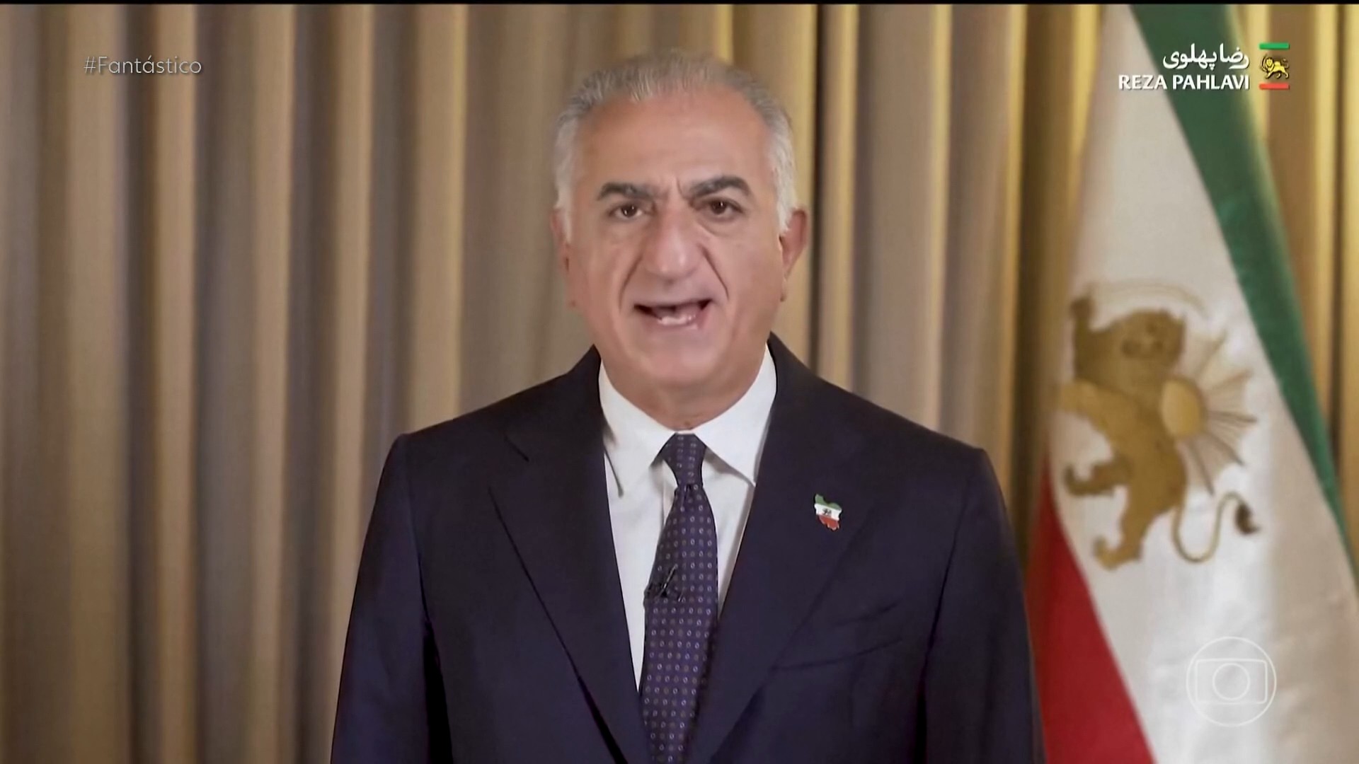 Exilado há 47 anos, herdeiro do monarca quer chefiar transição no Irã