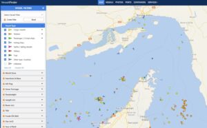 Vazio, cheio e vazio de novo! Imagens mostram o movimento em Ormuz em meio à indefinição sobre cessar-fogo