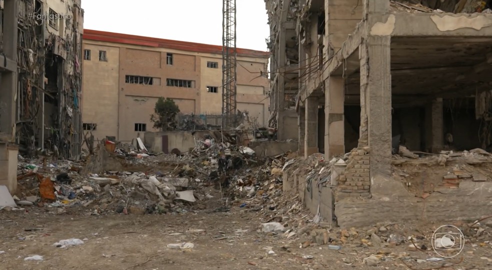 Área atingida por bombas, levando a morte de 25 pessoas no Irã — Foto: g1