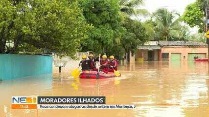 Inundação deixou moradores ilhados em Jaboatão dos Guararapes