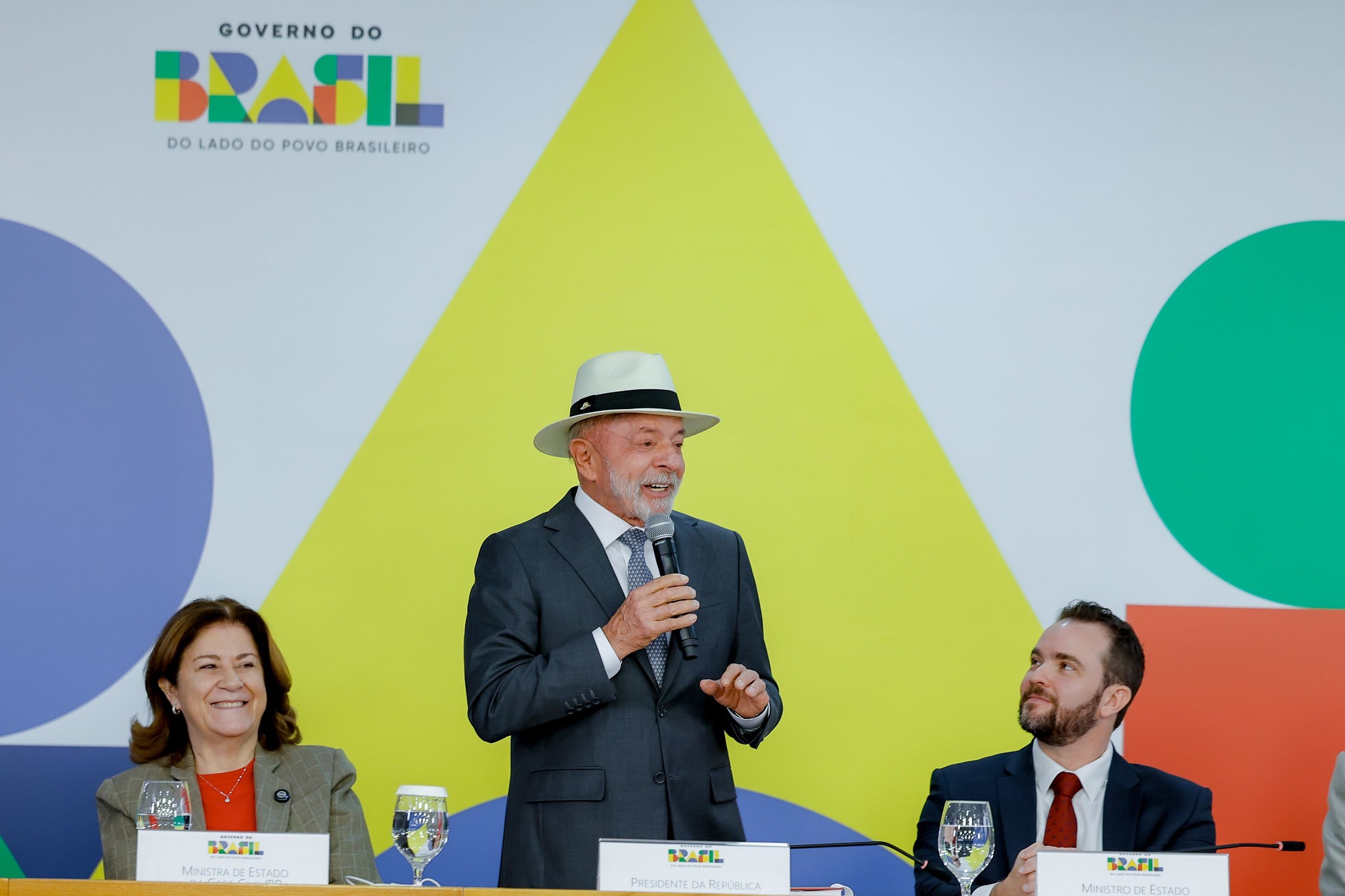 Lula acerta com Desenrola, mas não fez acenos ao Centro, alertam aliados