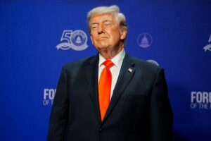 Trump diz que precisa de 2 semanas para atacar alvos restantes no Irã
