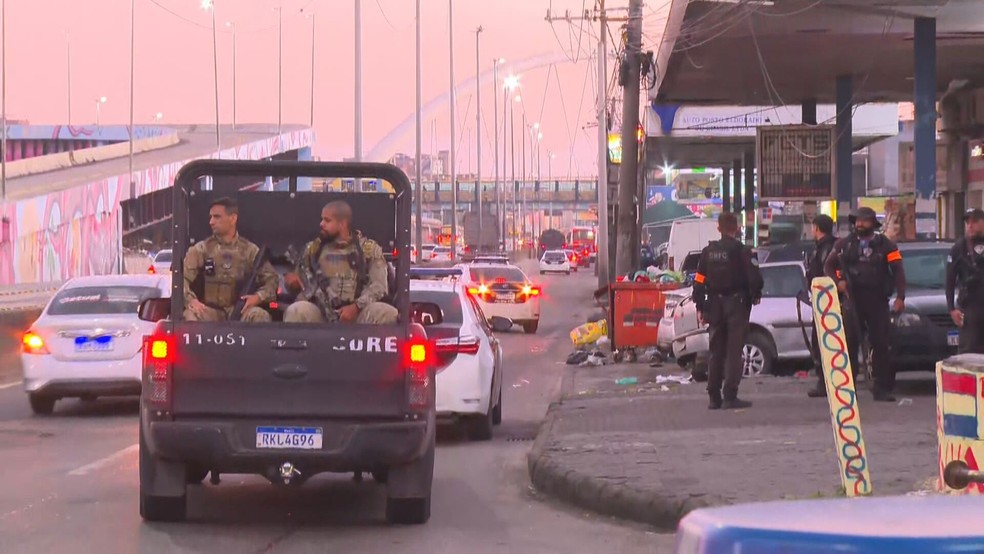 Operação da Polícia Civil no Complexo da Maré cumpre mandados de busca e apreensão — Foto: Reprodução