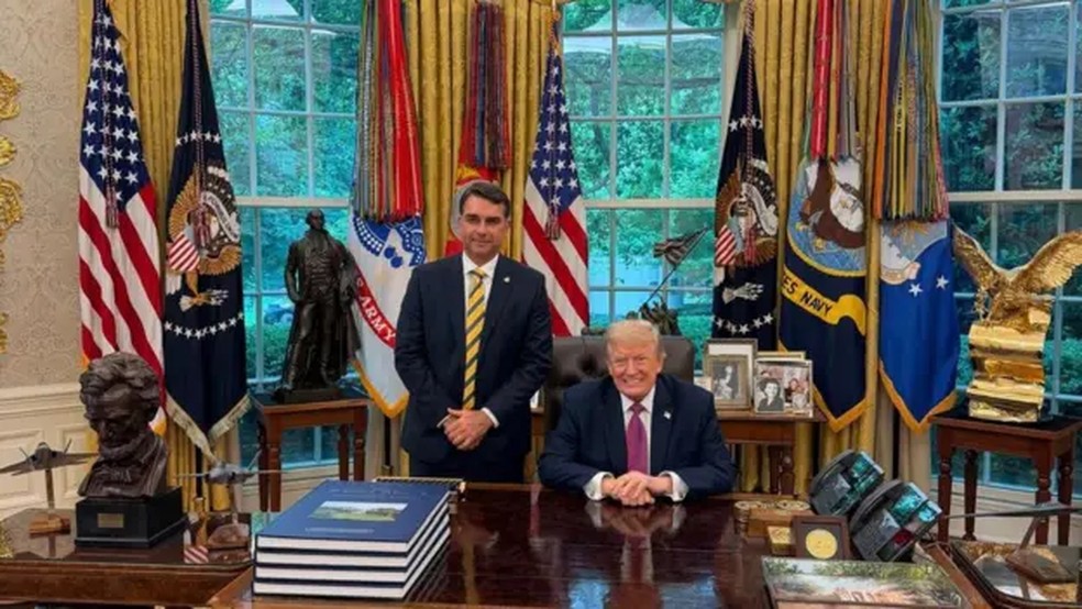 Flávio Bolsonaro se encontrou com Trump na Casa Branca dois dias antes do anúncio de Washington sobre PCC e CV — Foto: Reprodução/Instagram/@flaviobolsonaro