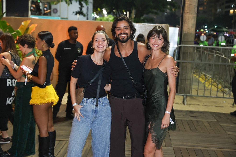Natália Diu, Rodrigo Simas e Ágata Moreira. — Foto: Anderson Bordê / AgNews