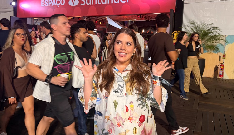 Tati Machado curte show de Shakira em área VIP da CS na praia de Copacabana no Rio de Janeiro — Foto: Marcelo Sá Barreto / AgNews