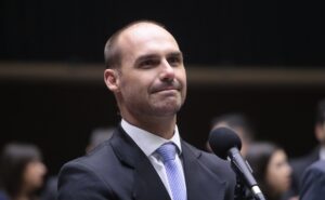 Moraes libera para julgamento ação em que Eduardo é investigado por coação