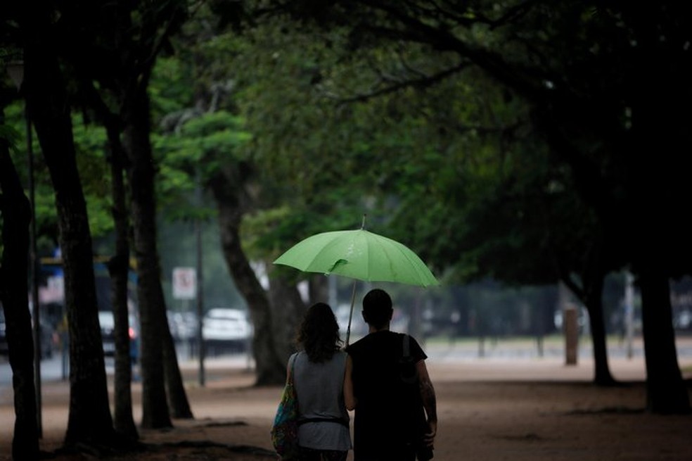 Tempo chuvoso em Porto Alegre, no Rio Grande do Sul. — Foto: Mateus Bruxel/ Agencia RBS