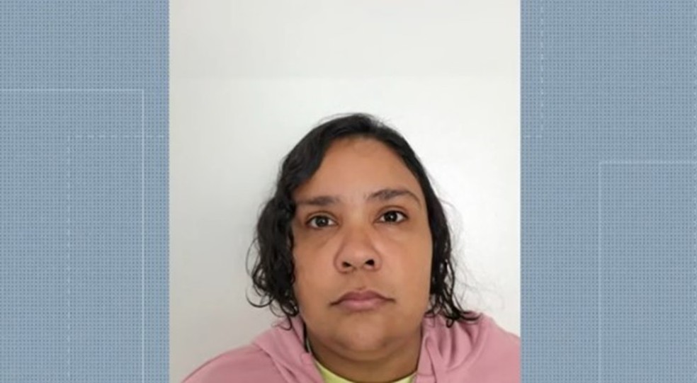 Amanda Maria Souza de Oliveira, de 37 anos, foi presa fingindo ser criança de 12 — Foto: Reprodução