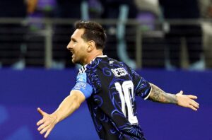 Argentina de Messi enfrenta o Egito pelas oitavas hoje; veja onde assistir