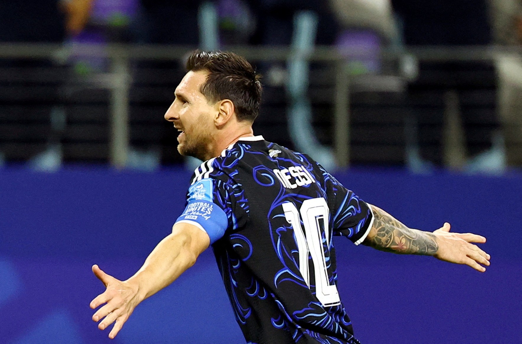 Argentina de Messi enfrenta o Egito pelas oitavas hoje; veja onde assistir