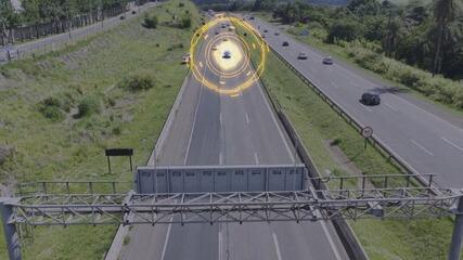Radares com IA ampliam fiscalização do uso de celular e da falta do cinto de segurança.