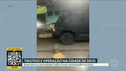 Bope faz operação na Cidade de Deus, e criminosos fecham vias da comunidade
